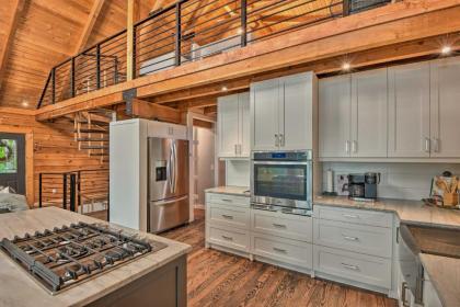 Luxe Jasper Cabin with Deck and Blue Ridge Mtn Views! - image 8