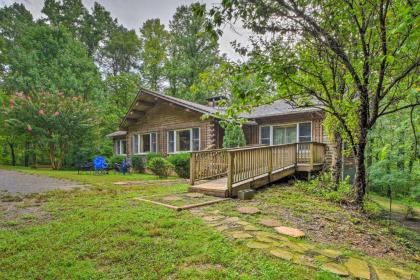 Cozy Jasper Cabin Walk to On Site Waterfall Georgia