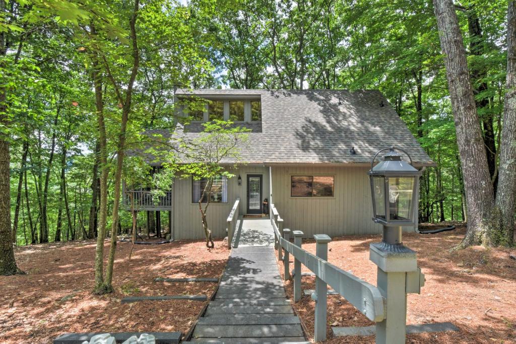 Big Canoe Cabin with Porch and Amenity Access - image 3