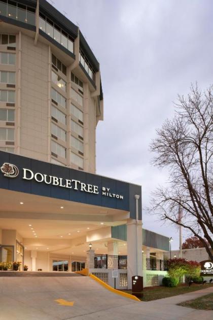 DoubleTree by Hilton Jefferson City - image 18