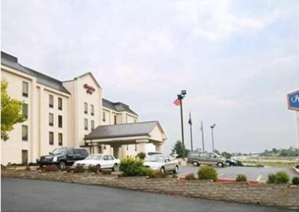 Hampton Inn Jefferson City at Capital Mall - image 2