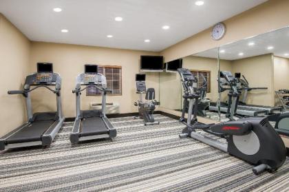 Candlewood Suites Jefferson City - image 7