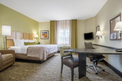 Candlewood Suites Jefferson City - image 9