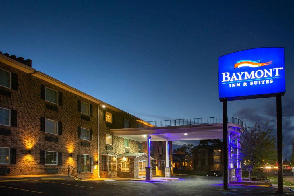 Baymont by Wyndham Jefferson City - main image