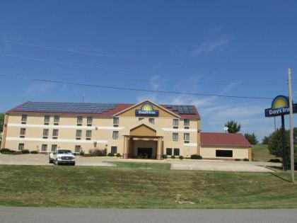 Days Inn by Wyndham Jefferson City - image 11