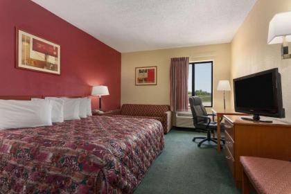 Days Inn by Wyndham Jefferson City - image 5