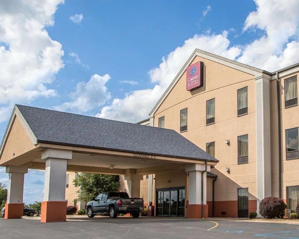 Comfort Suites - Jefferson City - main image