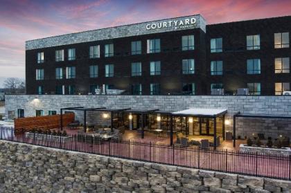 Courtyard by Marriott Jefferson City - image 12