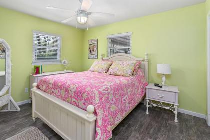 SWEETPEAS COTTAGE by Jekyll Realty - image 12