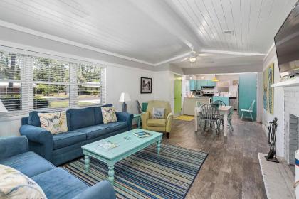 SWEETPEAS COTTAGE by Jekyll Realty - image 18