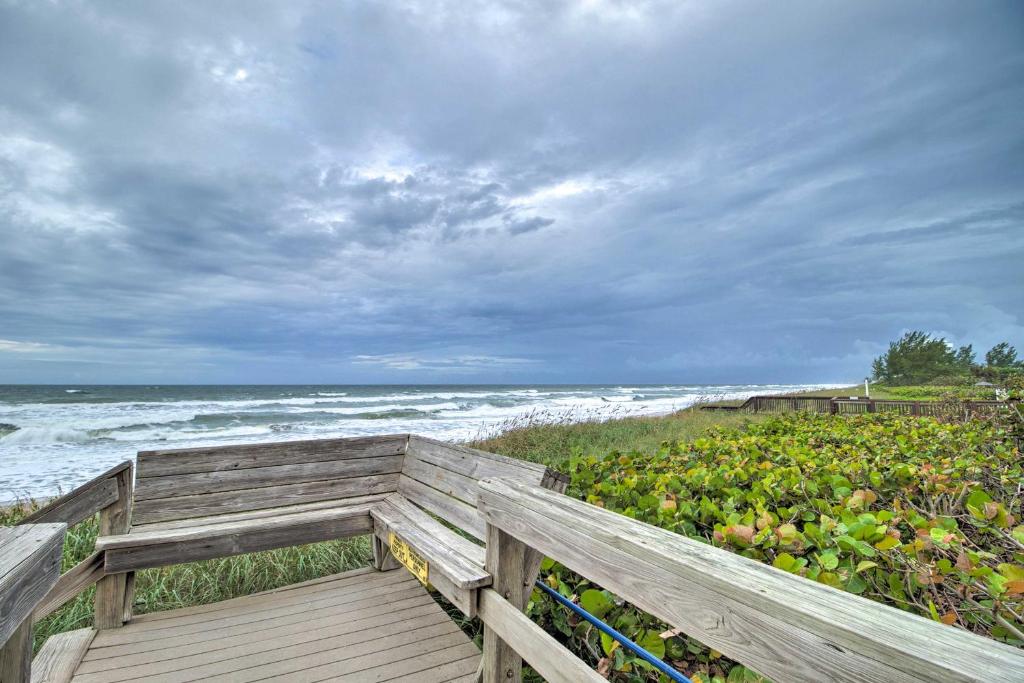 Jensen Beach Cottage with Marina and Beach Access! - image 2