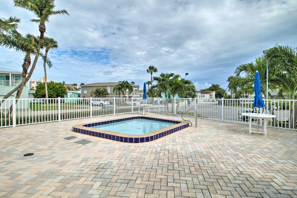 Jensen Beach Cottage with Marina and Beach Access! - image 4