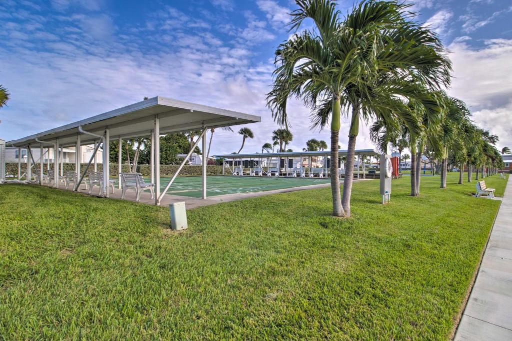 Jensen Beach Cottage with Marina and Beach Access! - image 6