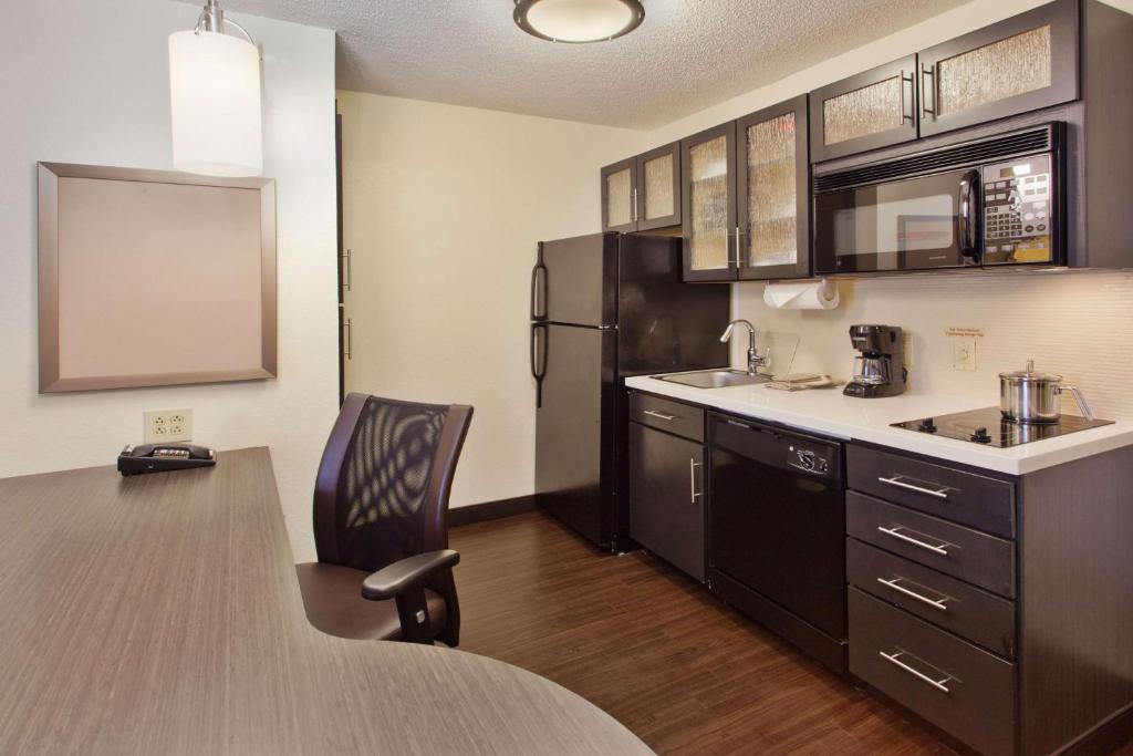 Sonesta Simply Suites Jersey City - image 5