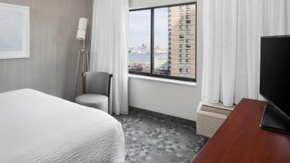 Courtyard By Marriott Jersey City Newport - image 3