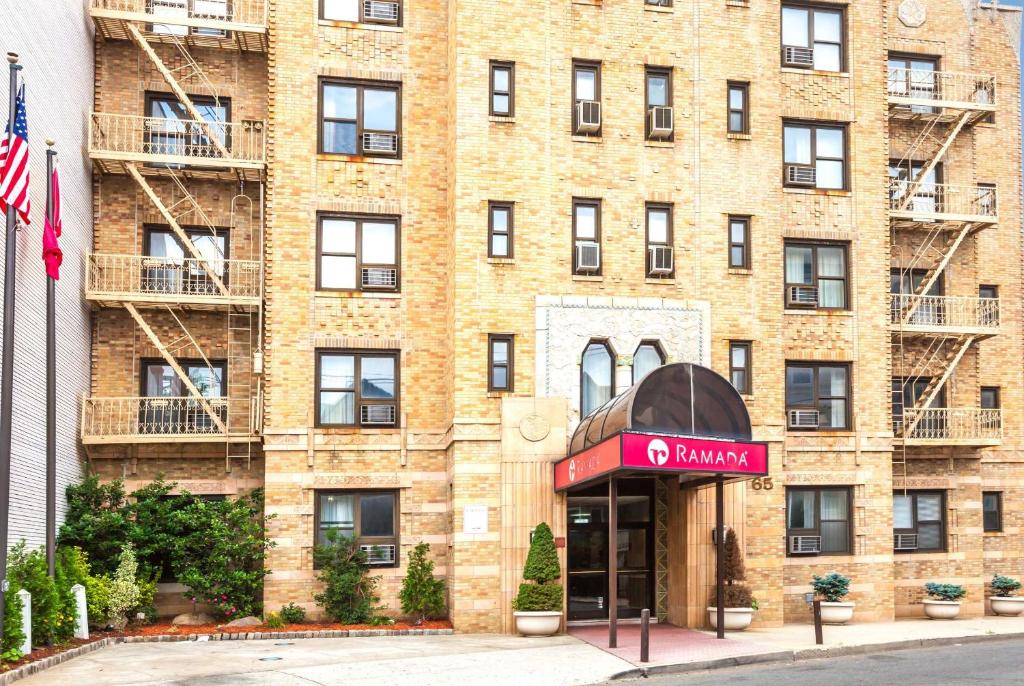 Ramada by Wyndham Jersey City - main image