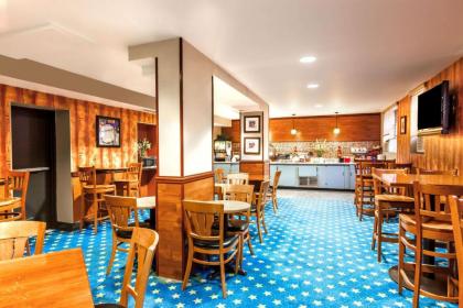 Ramada by Wyndham Jersey City - image 12