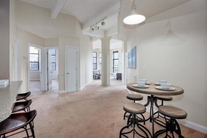 SUNNY 3BR/2BA APT **MIN TO NYC** - image 10