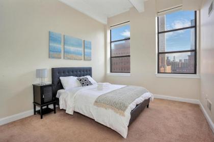 SUNNY 3BR/2BA APT **MIN TO NYC** - image 8