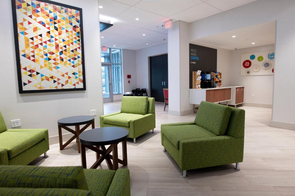 Holiday Inn Express & Suites - Jersey City - Holland Tunnel an IHG Hotel - image 3