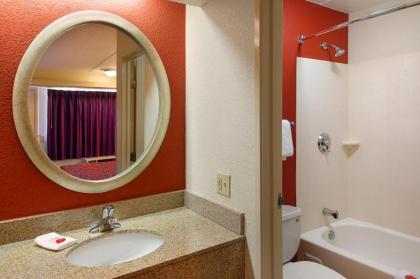 Red Roof Inn Washington DC - Columbia/Fort Meade - image 3