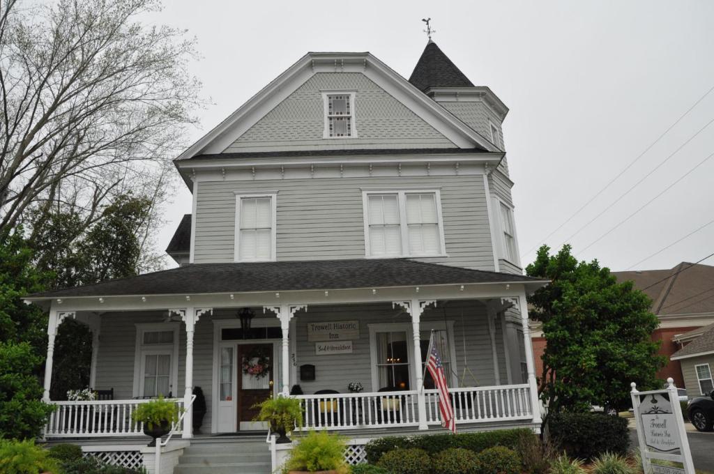 Trowell Historic Inn - main image