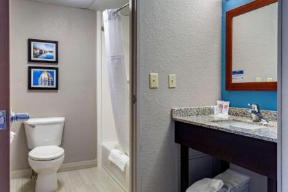 Comfort Inn - image 14