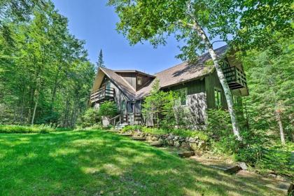 Thirteenth Lake Chalet with Deck Walk to Water! - image 13