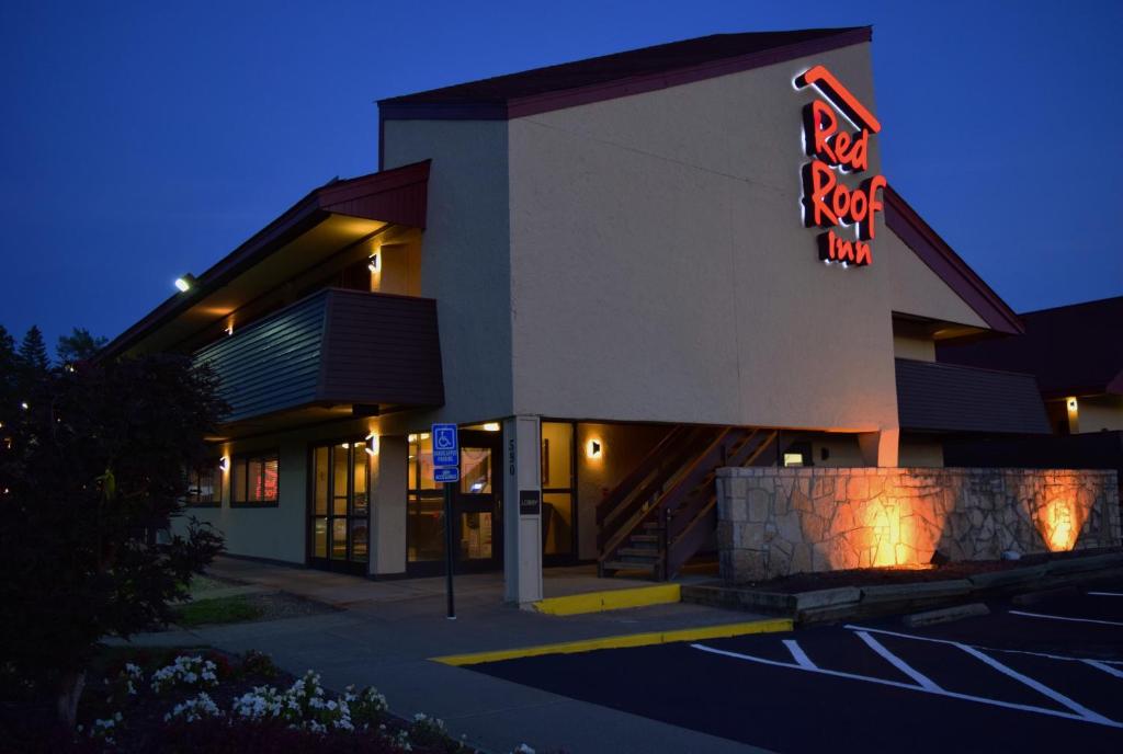 Red Roof Inn Binghamton - Johnson City - image 2