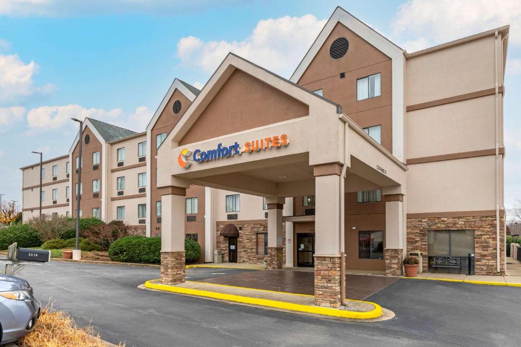 Comfort Suites Johnson City - main image