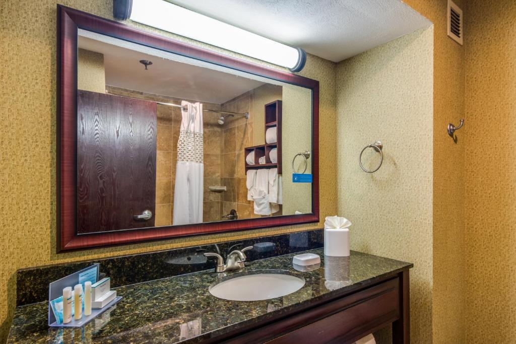 Hampton Inn Johnson City - image 4