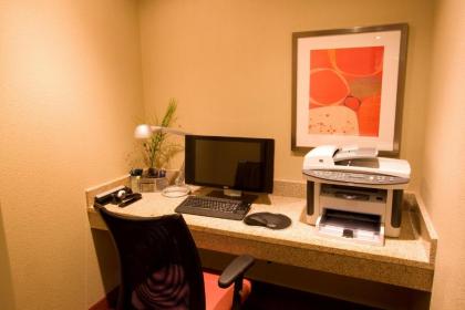 TownePlace Suites by Marriott Fayetteville N / Springdale - image 14