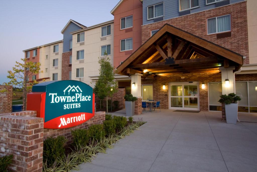 TownePlace Suites by Marriott Fayetteville N / Springdale - image 3