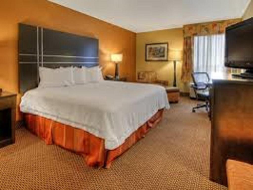 Hampton Inn Johnstown - image 3