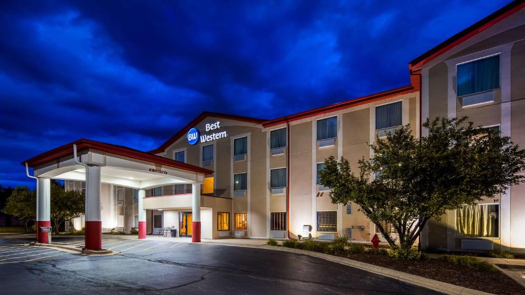 Best Western Joliet Inn & Suites - main image