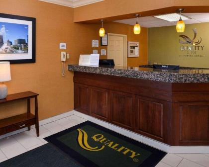 Quality Inn and Suites South Joliet - image 9