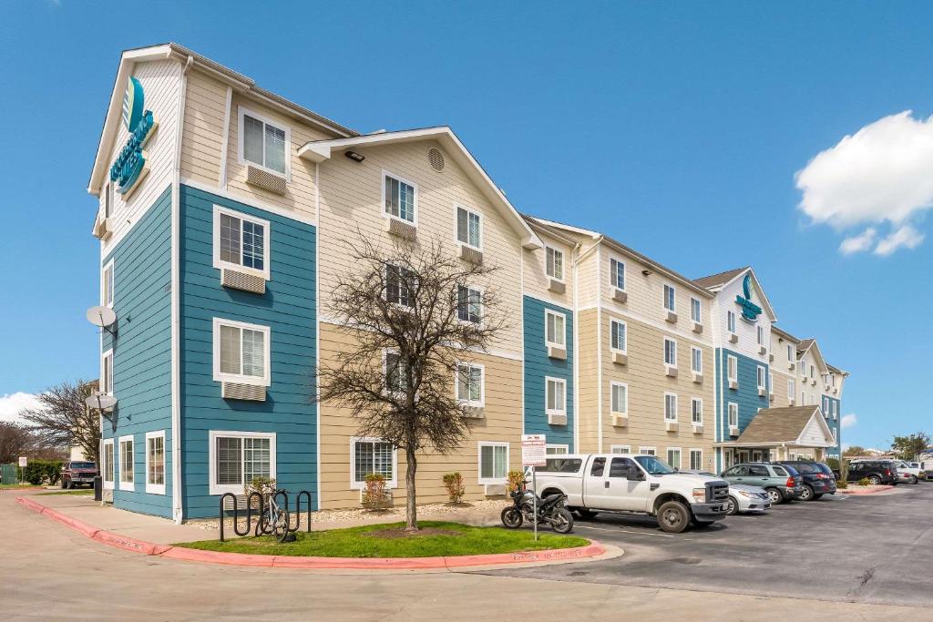 WoodSpring Suites Austin Northwest Research Blvd. - main image