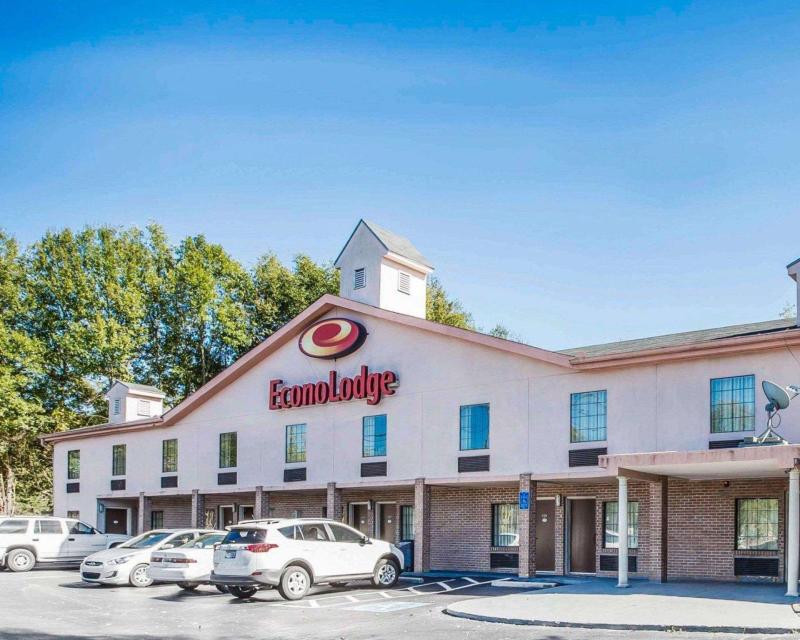 Econo Lodge - image 7