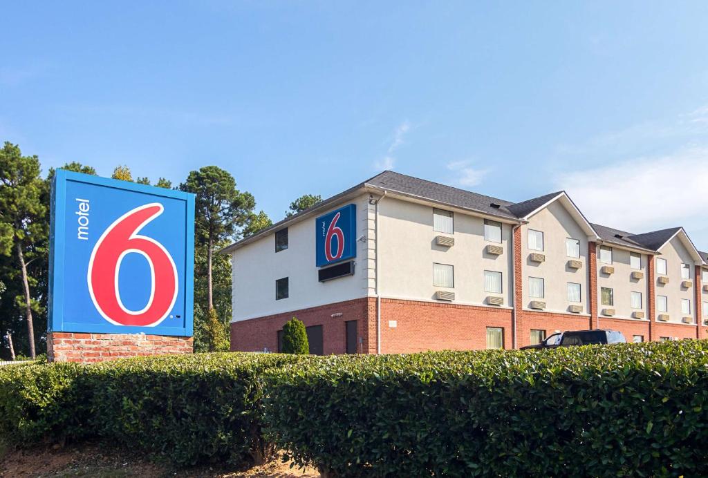 Motel 6-Jonesboro GA - main image