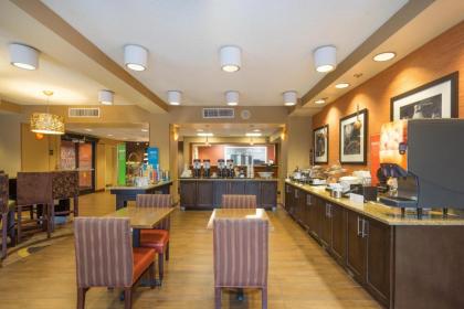 Hampton Inn Jonesboro - image 9