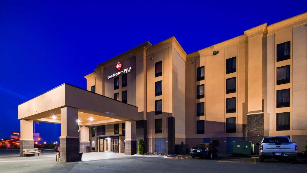 Best Western Plus Jonesboro Inn & Suites - main image