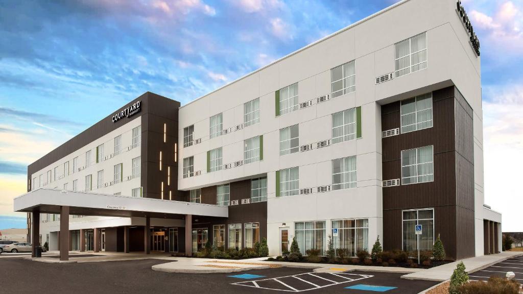 Courtyard by Marriott Jonesboro - main image