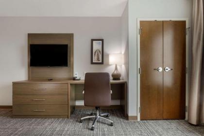 Comfort Inn - image 9