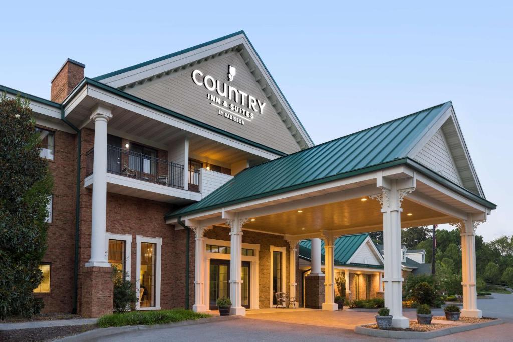 Country Inn & Suites by Radisson Jonesborough-Johnson City West TN - main image