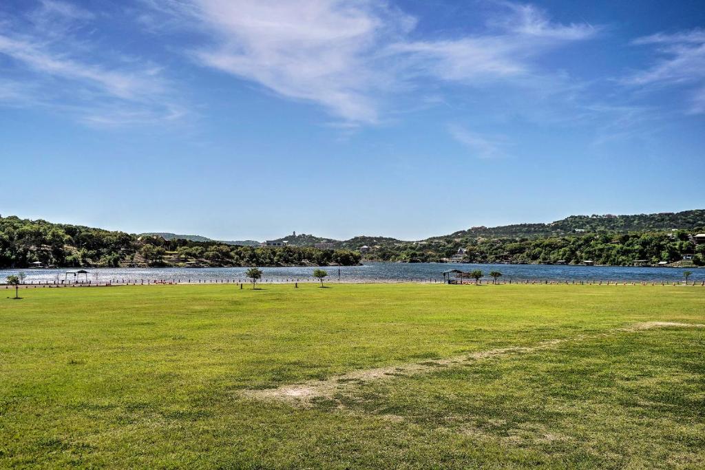 Cozy Jonestown Home Less Than 1 Mile From Lake Travis! - image 2