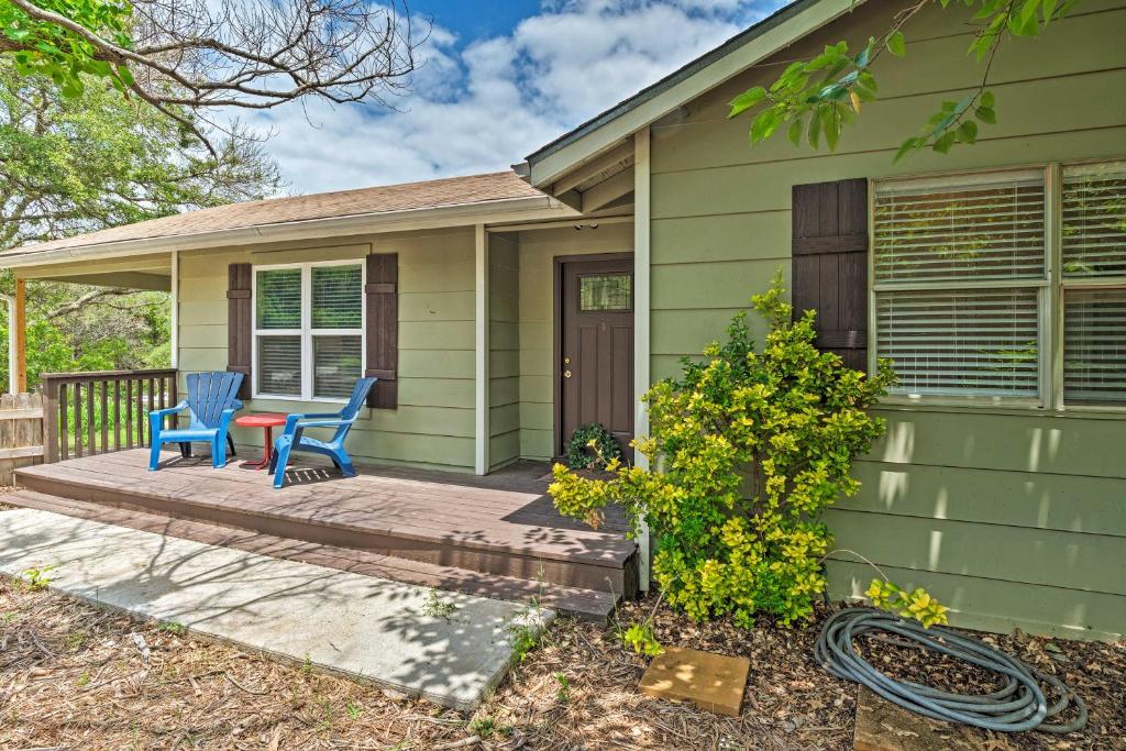 Cozy Jonestown Home Less Than 1 Mile From Lake Travis! - image 4