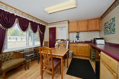 Americas Best Value Inn Jonesville/Hillsdale - image 14