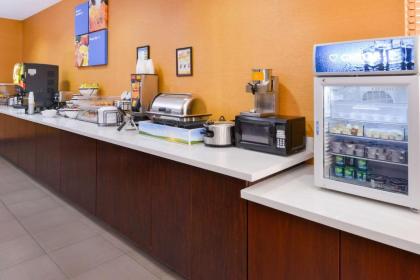 Comfort Inn and Suites Joplin - image 9