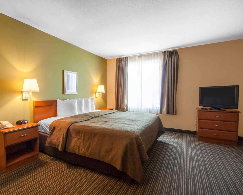 Quality Inn Joplin - image 2