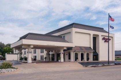 Hampton Inn Joplin - image 10